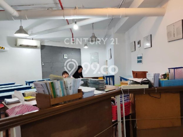Komersial Bagus Dijual LB 71m2 Lokasi Strategis Jakarta Selatan Area Cocok untuk Bisnis Komersial Bagus Dijual LB 71m2 Lokasi Strategis Jakarta Selatan Area Cocok untuk Bisnis