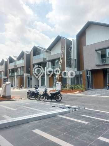 Disewakan Rumah Murah di Summarecon Crown Gading Bekasi dengan 3 Kamar Tidur Disewakan Rumah Murah di Summarecon Crown Gading Bekasi dengan 3 Kamar Tidur
