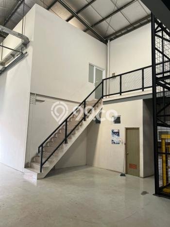Disewakan Gudang di Kawasan Ramai Kranji Luas 300m2 Disewakan Gudang di Kawasan Ramai Kranji Luas 300m2