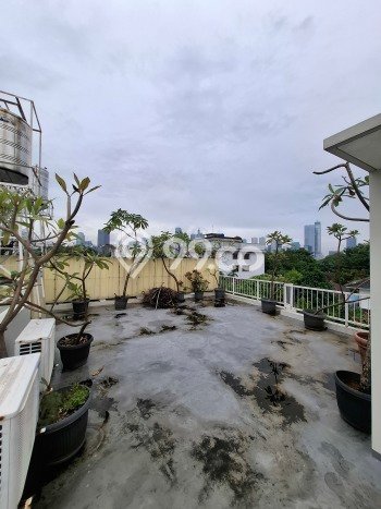 Sewa Rumah Nyaman LT 270m2 / LB 400m2 di Menteng Dalam, Jakarta Selatan Sewa Rumah Nyaman LT 270m2 / LB 400m2 di Menteng Dalam, Jakarta Selatan