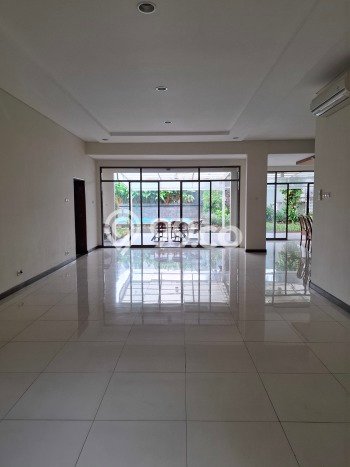Disewakan Rumah Nyaman LT 920m2 / LB 500m2 di Menteng Dalam, Jakarta Selatan Disewakan Rumah Nyaman LT 920m2 / LB 500m2 di Menteng Dalam, Jakarta Selatan