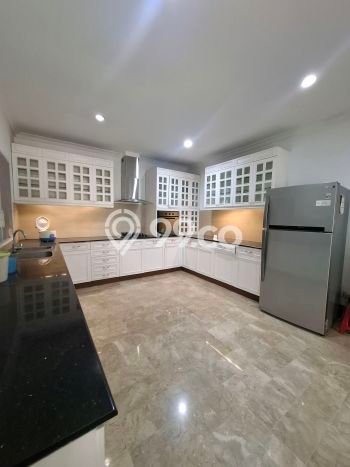 Rumah di Kebayoran Baru, 5 KM, Pemandangan Indah, Luas 699m2m² Bangunan 750m2m² Rumah di Kebayoran Baru, 5 KM, Pemandangan Indah, Luas 699m2m² Bangunan 750m2m²