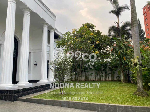 Rumah sewa siap pakai 4 KT di Pondok Indah, Jakarta Selatan Rumah sewa siap pakai 4 KT di Pondok Indah, Jakarta Selatan