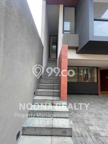 Rumah Sewa Jakarta Selatan LT 100m2 LB 280m2 Kawasan Antasari Rumah Sewa Jakarta Selatan LT 100m2 LB 280m2 Kawasan Antasari