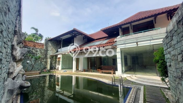 Ready to Use! Luxury House LT 693m2 Desain Elegan di Pondok Indah Ready to Use! Luxury House LT 693m2 Desain Elegan di Pondok Indah