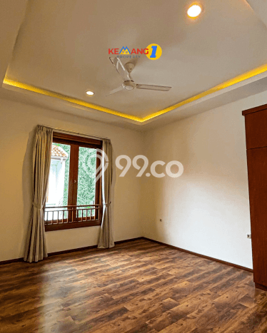 Sewa Rumah Nyaman LT 600m2 / LB 490m2 di Kemang, Jakarta Selatan Sewa Rumah Nyaman LT 600m2 / LB 490m2 di Kemang, Jakarta Selatan