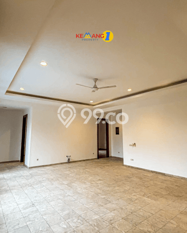 Sewa Rumah Nyaman LT 600m2 / LB 490m2 di Kemang, Jakarta Selatan Sewa Rumah Nyaman LT 600m2 / LB 490m2 di Kemang, Jakarta Selatan