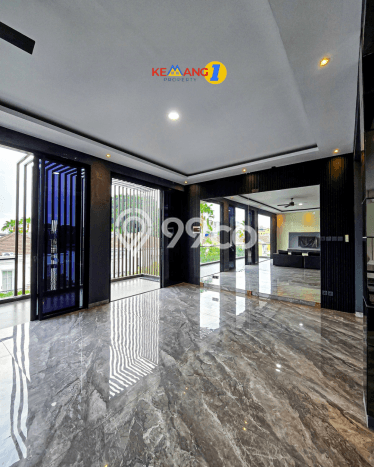 Hunian Eksklusif Siap Huni LT 252m2 di Kebon Jeruk, Jakarta Barat Hunian Eksklusif Siap Huni LT 252m2 di Kebon Jeruk, Jakarta Barat
