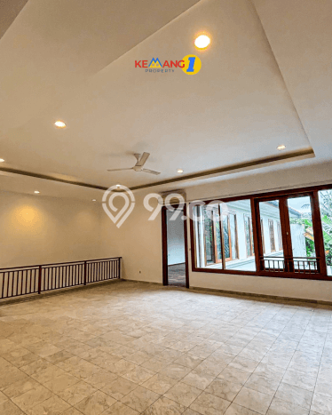 Sewa Rumah Nyaman LT 600m2 / LB 490m2 di Kemang, Jakarta Selatan Sewa Rumah Nyaman LT 600m2 / LB 490m2 di Kemang, Jakarta Selatan