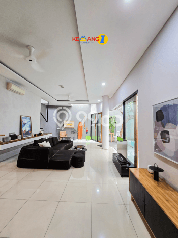 Rumah Elit LB 260m2 Siap Huni Desain Elegan di Kemang, Jakarta Selatan Rumah Elit LB 260m2 Siap Huni Desain Elegan di Kemang, Jakarta Selatan