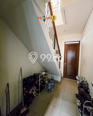 Rumah Elit Modern Tanpa Renovasi di Pejaten Jakarta Selatan Rumah Elit Modern Tanpa Renovasi di Pejaten Jakarta Selatan