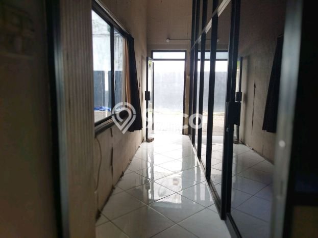 Lokasi Strategis! Dijual Kantor Bisnis di Semarang Barat, Semarang Kondisi Bagus Lokasi Strategis! Dijual Kantor Bisnis di Semarang Barat, Semarang Kondisi Bagus