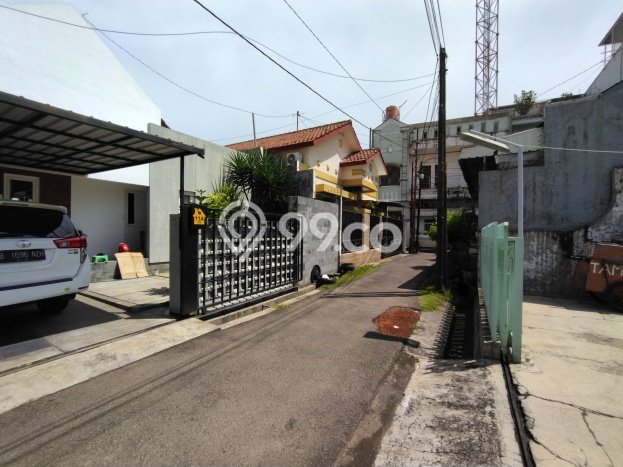 Dijual Rumah Premium dengan Fasilitas Sekitar Lengkap di Semarang Tengah, Semarang Dijual Rumah Premium dengan Fasilitas Sekitar Lengkap di Semarang Tengah, Semarang