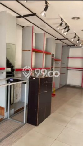 Ruko untuk disewa di Semarang Tengah punya LT 80m2 & LB 160m2 harga sewa kompetitif Ruko untuk disewa di Semarang Tengah punya LT 80m2 & LB 160m2 harga sewa kompetitif