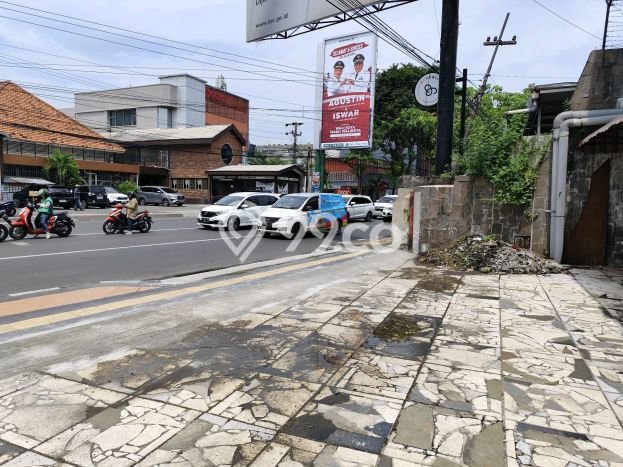 Unit Komersial Disewa Lokasi Semarang Timur, Semarang Spesifikasi Luas Bangunan 15m2 Unit Komersial Disewa Lokasi Semarang Timur, Semarang Spesifikasi Luas Bangunan 15m2