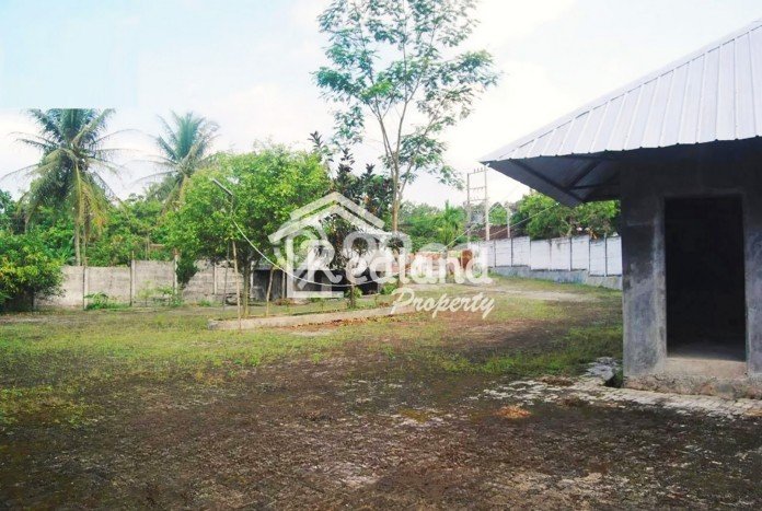 AREA PROSPEKTIF! Gudang di Ungaran Barat, Luas 1780m², Sentra Perdagangan AREA PROSPEKTIF! Gudang di Ungaran Barat, Luas 1780m², Sentra Perdagangan
