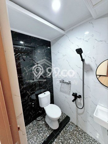 Rumah Strategis 4 KT LT 195m² di Manyaran, Semarang Rumah Strategis 4 KT LT 195m² di Manyaran, Semarang
