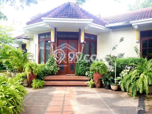 SPECIAL PRICE! Rumah Strategis di Tembalang, LT 596m² Bangunan 350m² SPECIAL PRICE! Rumah Strategis di Tembalang, LT 596m² Bangunan 350m²
