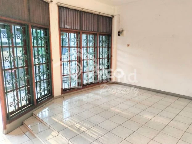 Dijual Hunian Rumah Nyaman 4 Kamar di Krapyak, Semarang Dijual Hunian Rumah Nyaman 4 Kamar di Krapyak, Semarang