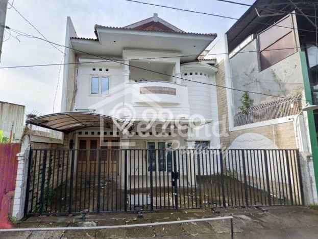 Lokasi strategis! Rumah siap pakai disewakan di Semarang Tengah LB 350m2 Lokasi strategis! Rumah siap pakai disewakan di Semarang Tengah LB 350m2