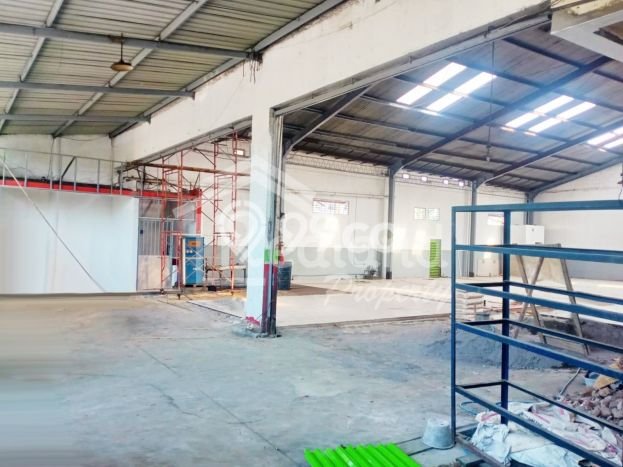 PROSPEK BAGUS! Gudang di Pedurungan, Luas 600m², Potensi Keramaian Tinggi PROSPEK BAGUS! Gudang di Pedurungan, Luas 600m², Potensi Keramaian Tinggi