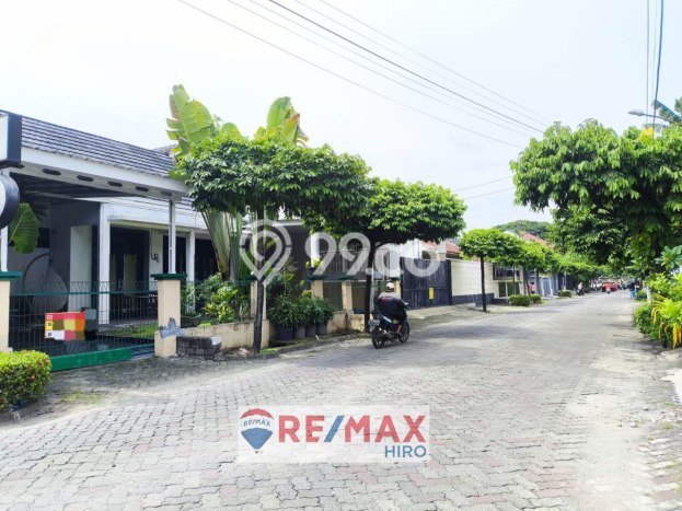 Rumah Luxury Modern Tanpa Renovasi di Kemang Pratama Bekasi Rumah Luxury Modern Tanpa Renovasi di Kemang Pratama Bekasi