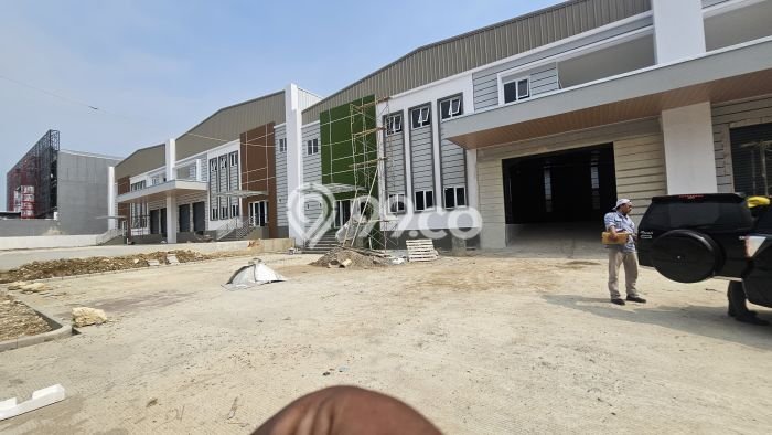 LOKASI PREMIUM! Gudang di , Luas 2210m2m², Jalan Utama, Kawasan Komersial LOKASI PREMIUM! Gudang di , Luas 2210m2m², Jalan Utama, Kawasan Komersial