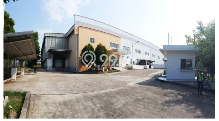 AREA BISNIS! Gudang Kawasan Karawang Barat, Luas 1696m2m², Jalan Utama AREA BISNIS! Gudang Kawasan Karawang Barat, Luas 1696m2m², Jalan Utama