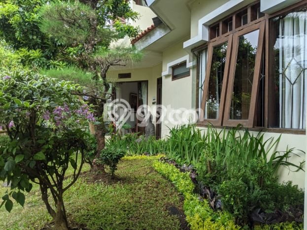 Rumah Mewah LB 500m2 Siap Huni Desain Elegan di Jimbaran, Badung Rumah Mewah LB 500m2 Siap Huni Desain Elegan di Jimbaran, Badung