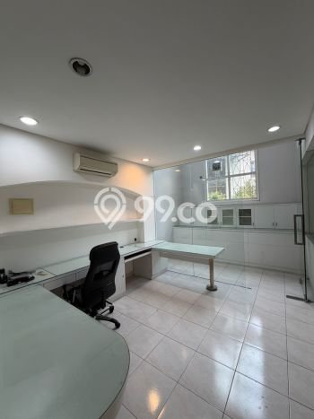 Disewakan Hunian Premium dengan 4 KT & 4 KM di Jakarta Utara Disewakan Hunian Premium dengan 4 KT & 4 KM di Jakarta Utara