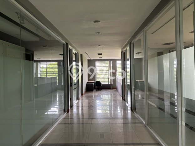 Disewakan Ruko Premium Kawasan , Luas 1100m2m², Jalan Utama Disewakan Ruko Premium Kawasan , Luas 1100m2m², Jalan Utama