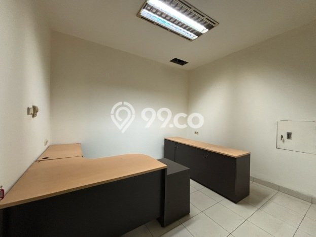 Disewakan Ruko Premium Kawasan , Luas 1100m2m², Jalan Utama Disewakan Ruko Premium Kawasan , Luas 1100m2m², Jalan Utama