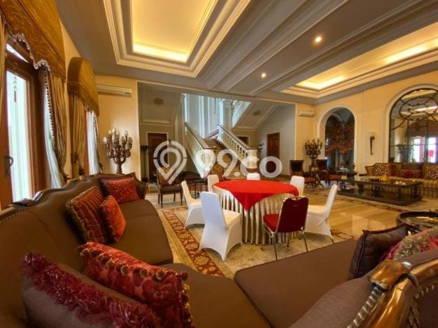 Ready to Use! Luxury House LT 1050m2 Desain Elegan di Kuningan Ready to Use! Luxury House LT 1050m2 Desain Elegan di Kuningan