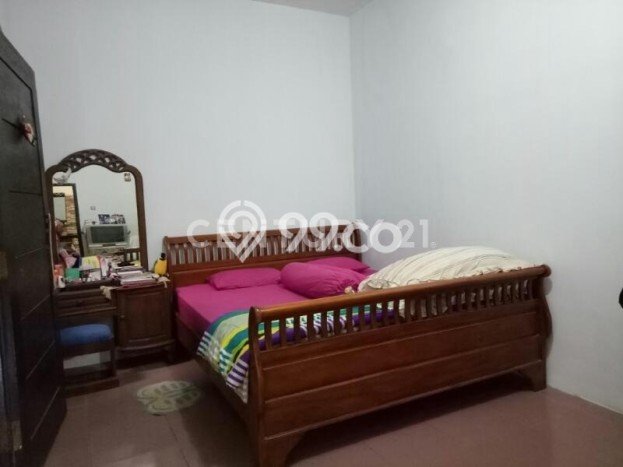 Rumah Nyaman dengan Luas Tanah 105m² dan Luas Bangunan 140m² di Kawasan Cibinong, Bogor Rumah Nyaman dengan Luas Tanah 105m² dan Luas Bangunan 140m² di Kawasan Cibinong, Bogor