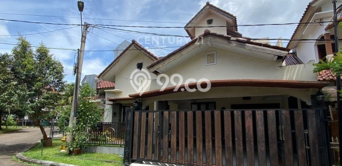 Rumah di Sukmajaya, Depok, LT 300m² LB 250m² - INVESTASI TERBAIK! Rumah di Sukmajaya, Depok, LT 300m² LB 250m² - INVESTASI TERBAIK!