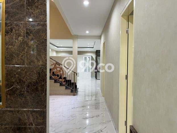 Rumah Mewah LB 500m2 Siap Huni Desain Elegan di Pantai Indah Kapuk, Jakarta Utara Rumah Mewah LB 500m2 Siap Huni Desain Elegan di Pantai Indah Kapuk, Jakarta Utara