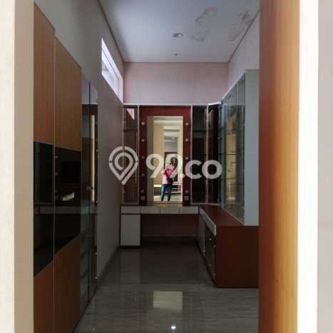 Rumah Elit Modern Tanpa Renovasi di Pantai Indah Kapuk Jakarta Utara Rumah Elit Modern Tanpa Renovasi di Pantai Indah Kapuk Jakarta Utara