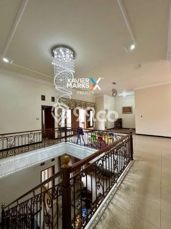 Rumah Modern 5 Kamar LT 240m2 di Araya Rumah Modern 5 Kamar LT 240m2 di Araya