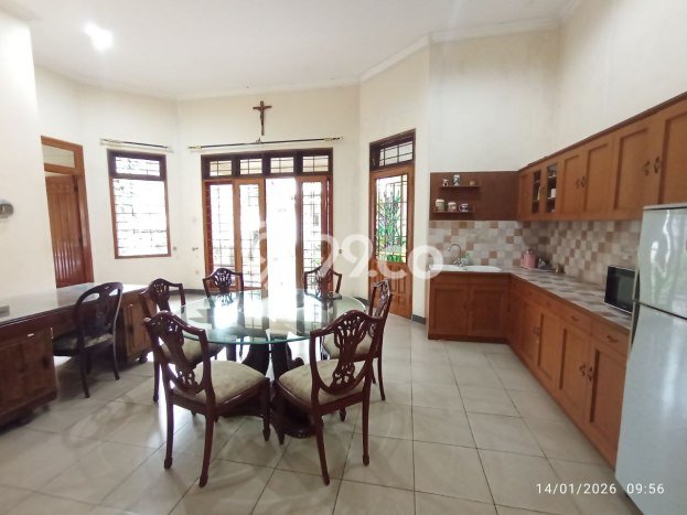 Siap Huni Rumah Mewah 5 Kamar di Klojen Dekat ke Mana Saja Siap Huni Rumah Mewah 5 Kamar di Klojen Dekat ke Mana Saja