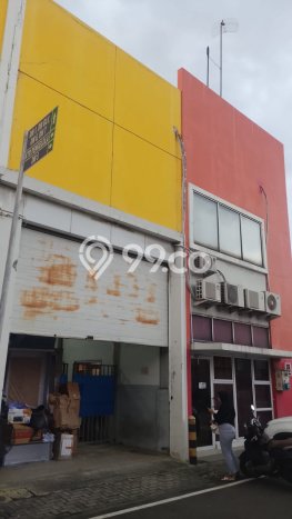 Gudang Disewa di Jakarta Barat dengan LB 17021m2 Area Komersial Ramai Gudang Disewa di Jakarta Barat dengan LB 17021m2 Area Komersial Ramai