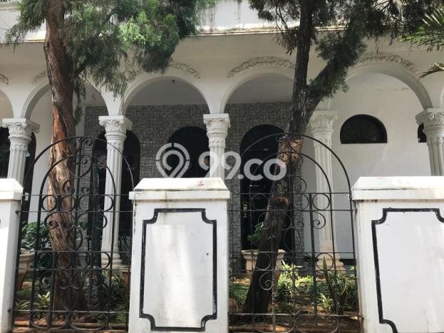 Rumah Elit Modern Siap Huni di Pejaten Jakarta Selatan Rumah Elit Modern Siap Huni di Pejaten Jakarta Selatan