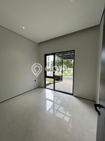 Rumah Mewah LB 280m2 Siap Pakai Desain Elegan di BSD Eminent, Tangerang Rumah Mewah LB 280m2 Siap Pakai Desain Elegan di BSD Eminent, Tangerang