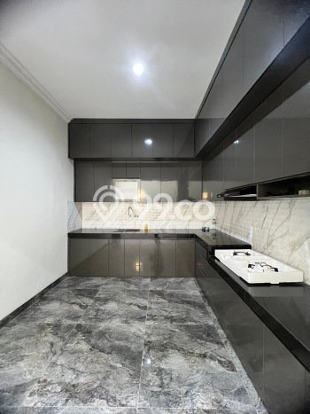 Rumah Elit Modern Tanpa Renovasi di BSD The Icon Tangerang Rumah Elit Modern Tanpa Renovasi di BSD The Icon Tangerang