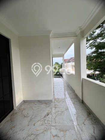 Rumah Elit Modern Tanpa Renovasi di BSD The Icon Tangerang Rumah Elit Modern Tanpa Renovasi di BSD The Icon Tangerang