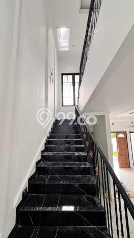For Sale! Luxury House LT 200m2 Desain Modern di BSD Nusaloka For Sale! Luxury House LT 200m2 Desain Modern di BSD Nusaloka