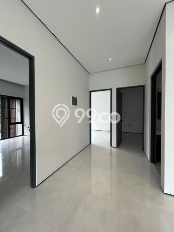 Rumah Mewah LB 280m2 Siap Pakai Desain Elegan di BSD Eminent, Tangerang Rumah Mewah LB 280m2 Siap Pakai Desain Elegan di BSD Eminent, Tangerang