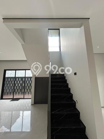 Rumah Mewah LB 280m2 Siap Pakai Desain Elegan di BSD Eminent, Tangerang Rumah Mewah LB 280m2 Siap Pakai Desain Elegan di BSD Eminent, Tangerang