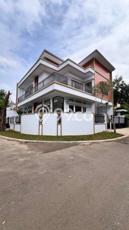 Rumah Elit Modern Siap Huni di BSD Kencana Loka Tangerang Rumah Elit Modern Siap Huni di BSD Kencana Loka Tangerang