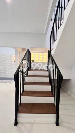 Hunian Elit LB 180m2 Siap Pakai Desain Elegan di BSD Nusaloka, Tangerang Hunian Elit LB 180m2 Siap Pakai Desain Elegan di BSD Nusaloka, Tangerang