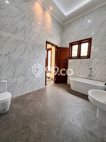 For Sale! Luxury House LT 340m2 Desain Modern di BSD Puspita Loka For Sale! Luxury House LT 340m2 Desain Modern di BSD Puspita Loka
